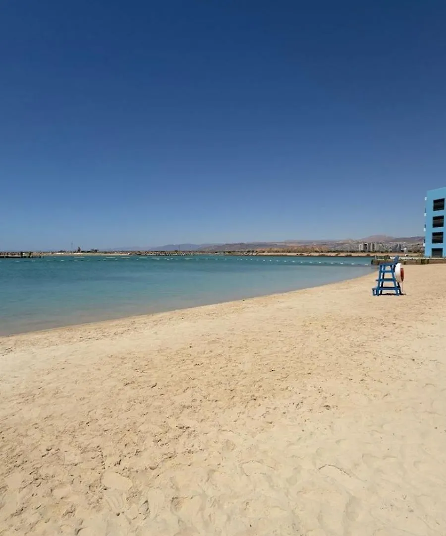 Cozy Apartment With Private Beach In B12, Aqaba